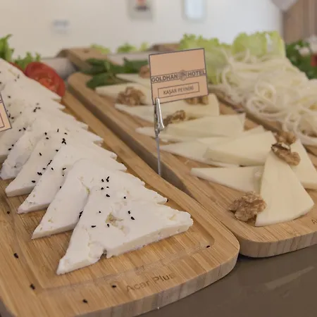 Отель Goldhan 4*